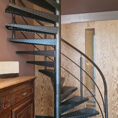 Zesdrienegen 아파트